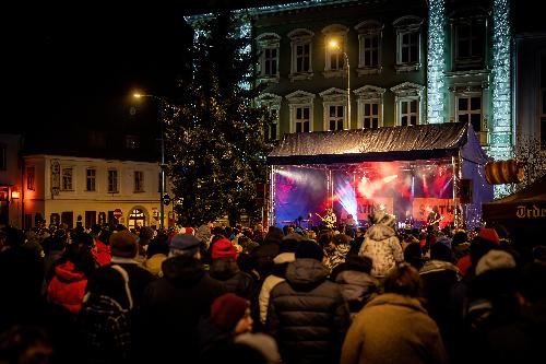 Novoro�n� koncert  - www.webtrziste.cz